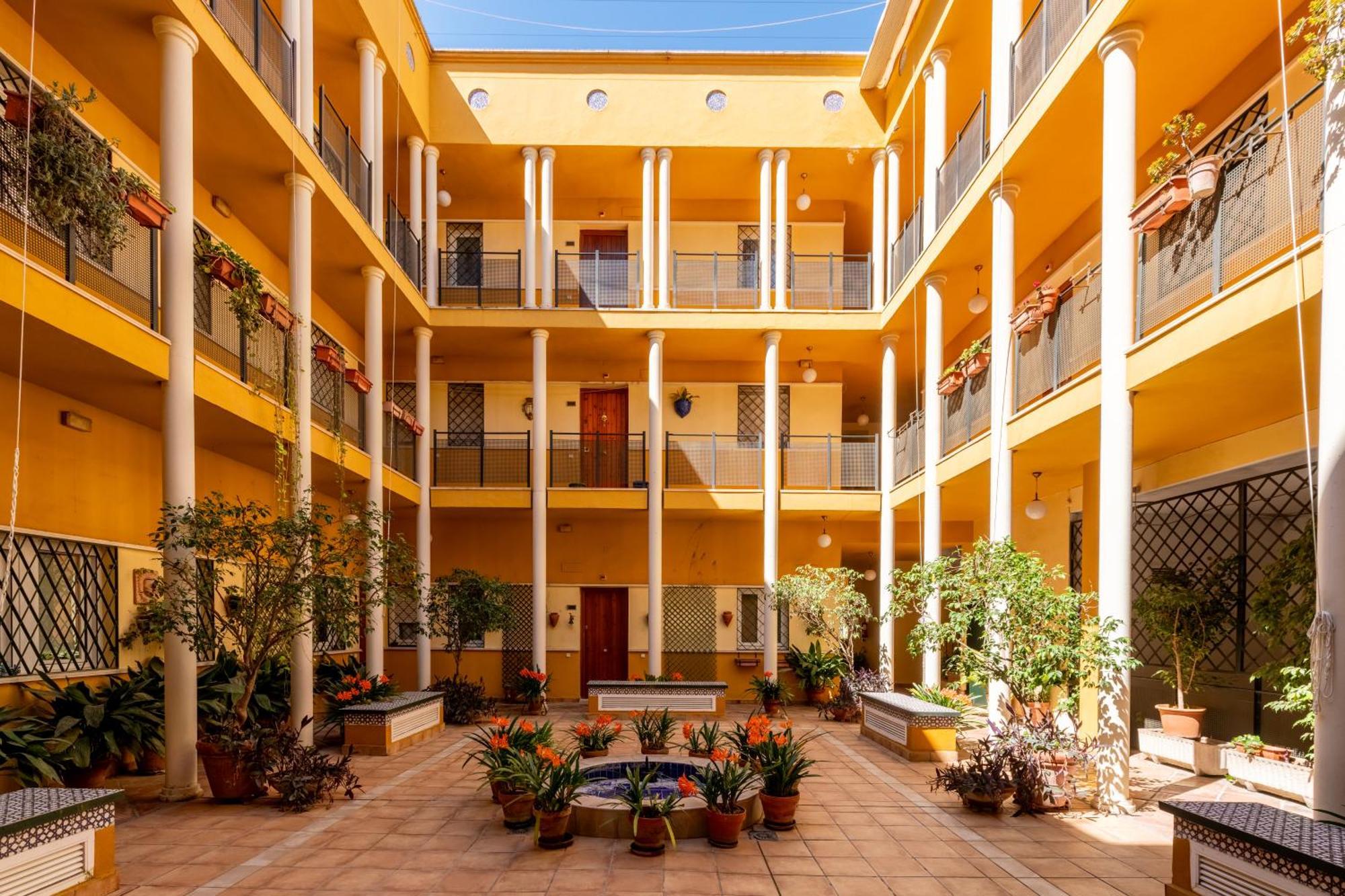 San Vicente-Museo Apartamento Seville Exterior photo